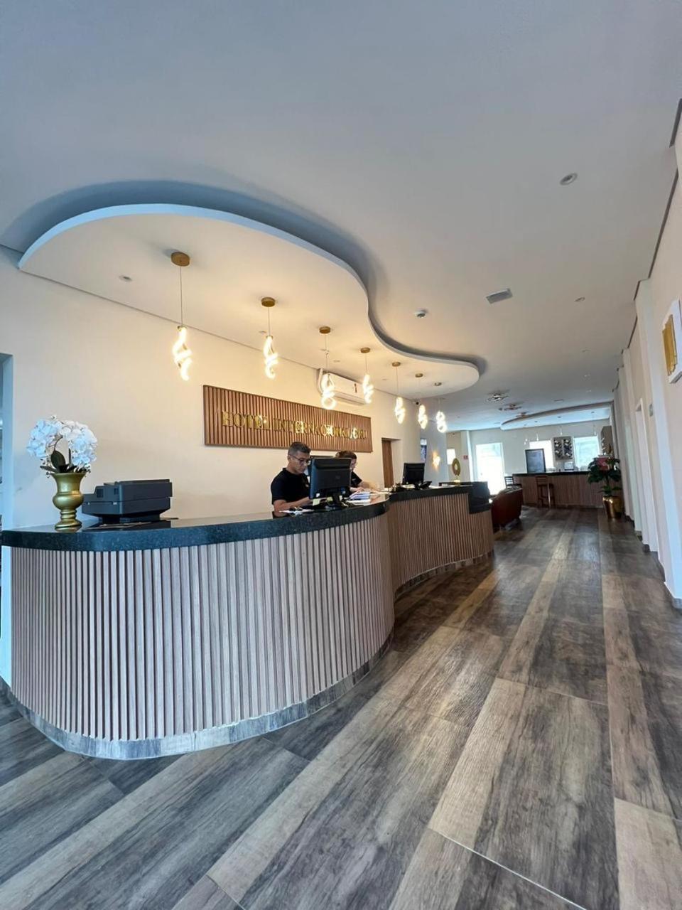 Hotel Internacional 瓜卢流斯 外观 照片