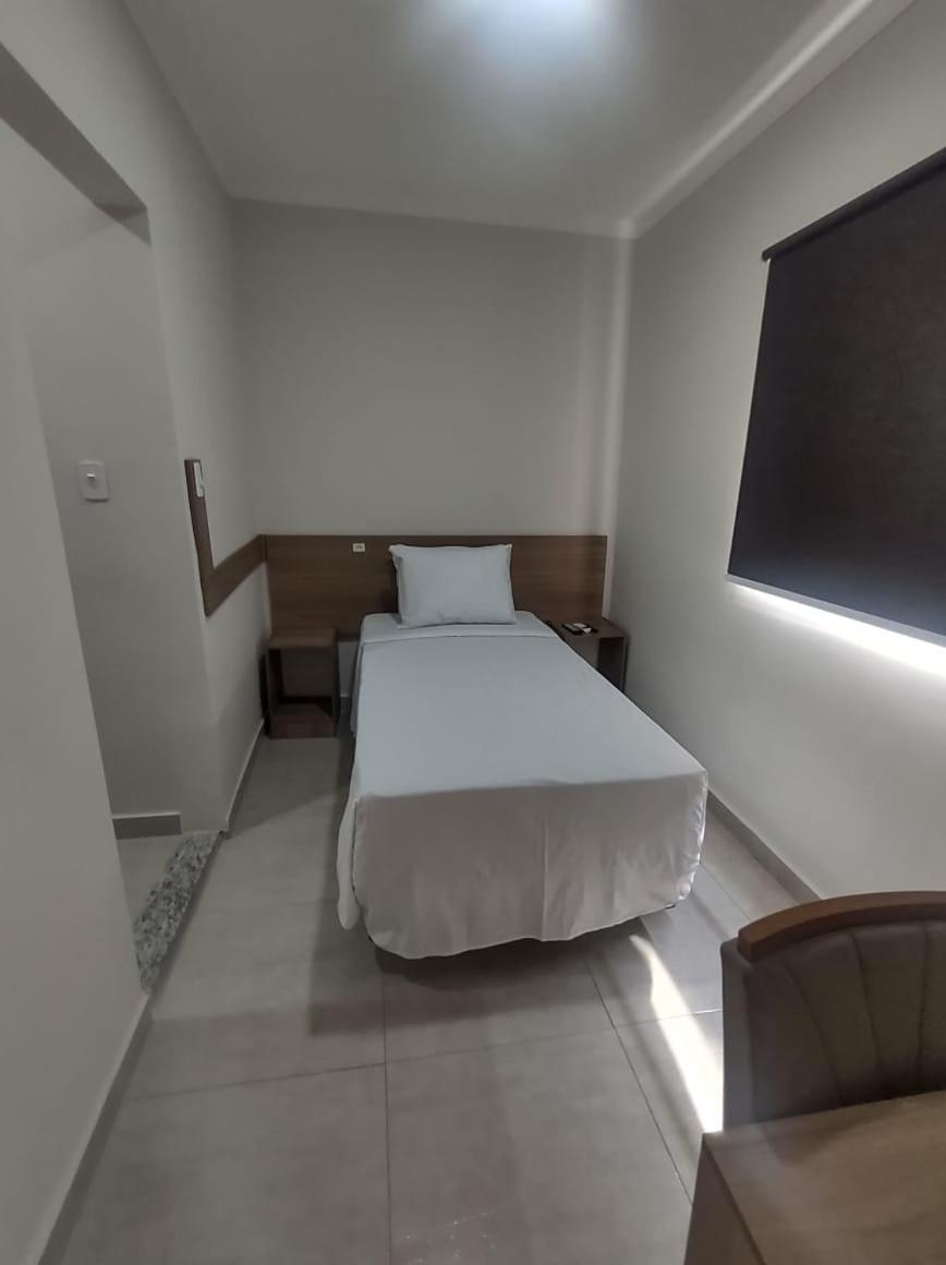 Hotel Internacional 瓜卢流斯 外观 照片