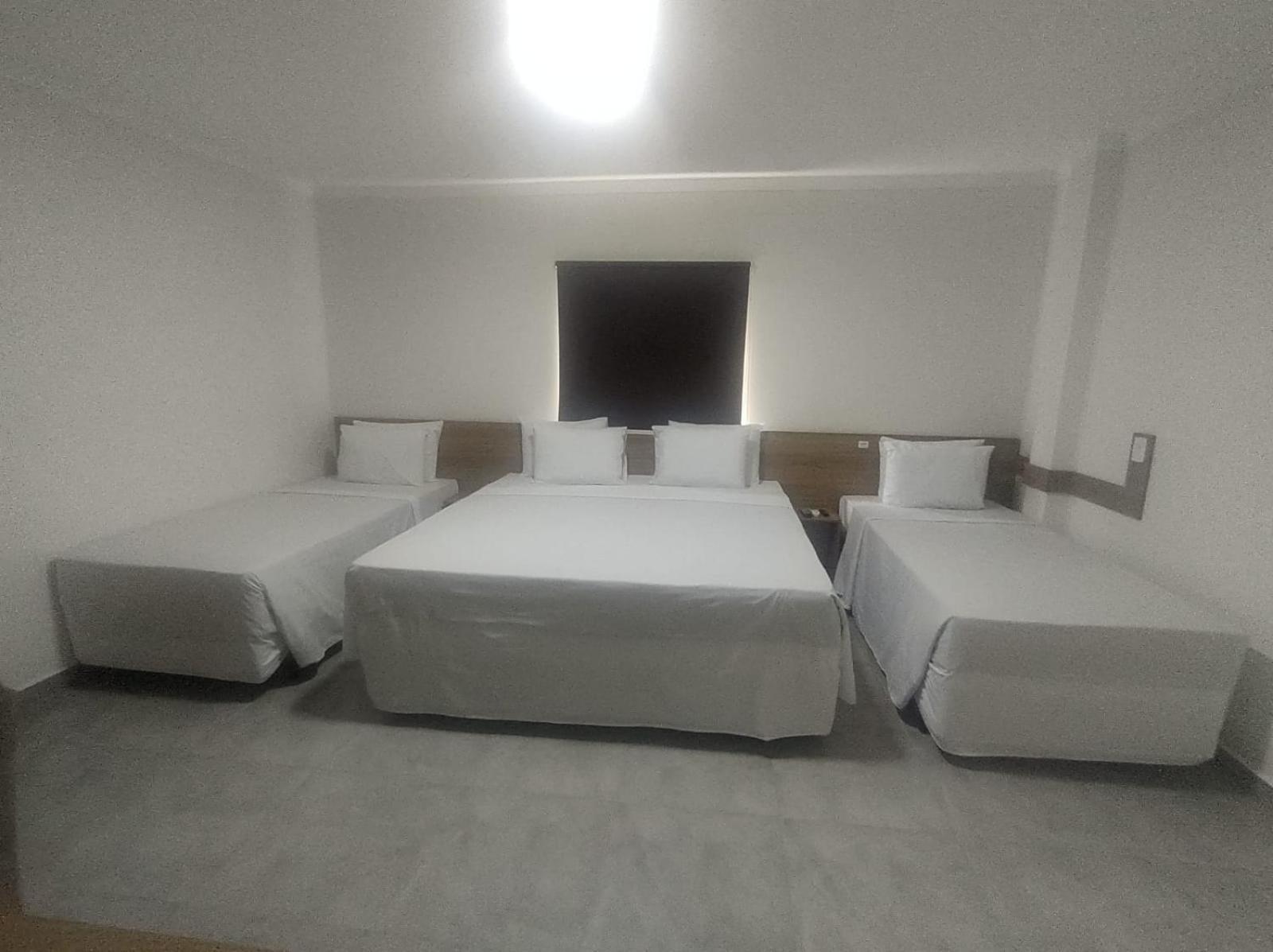 Hotel Internacional 瓜卢流斯 外观 照片