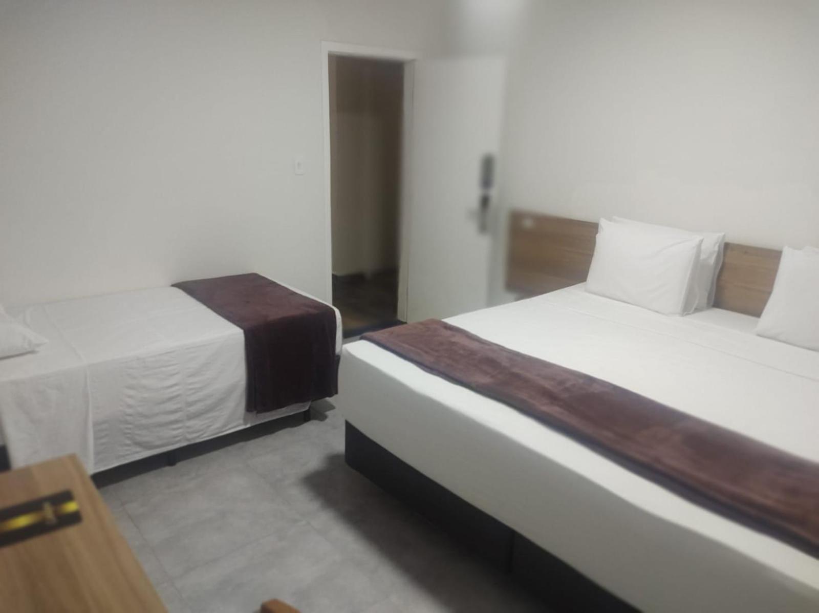 Hotel Internacional 瓜卢流斯 外观 照片